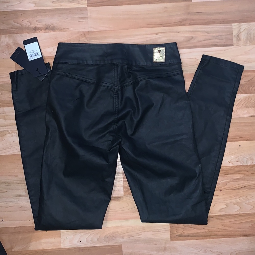 Guess | Curvy Faux Leather Jeggings Size 25 - Picture 8 of 8